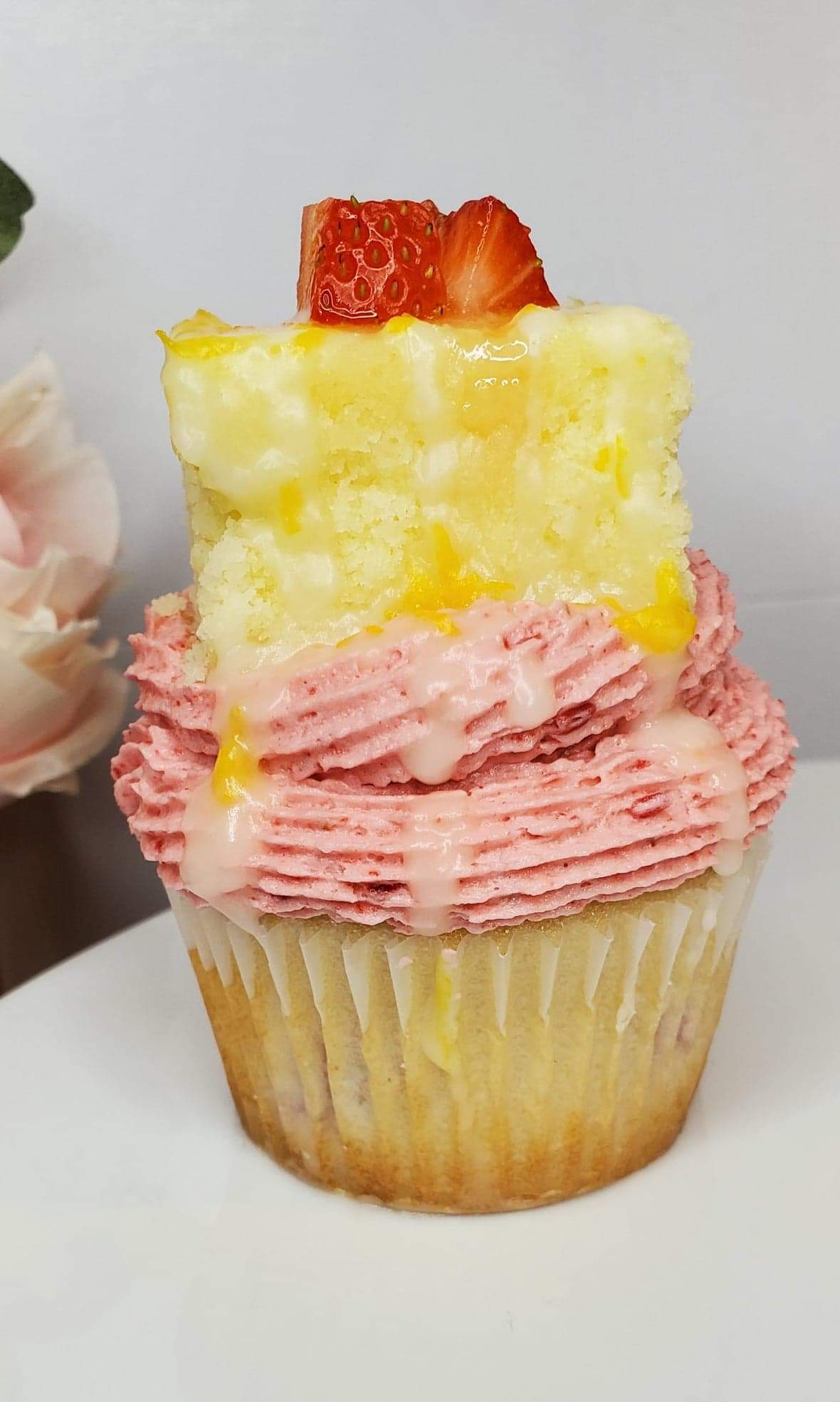 Strawberry Lemonade Cupcake